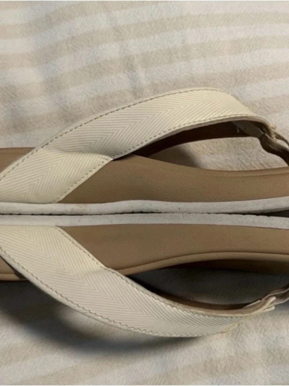REEF women’s Cushion Harmony Flip Flops in Sand Size 10
